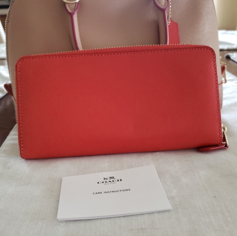 Coach wallet - Picture 2 of 3